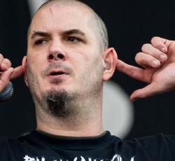 O Phil Anselmo χαιρετά ναζιστικά και φωνάζει «white power»  