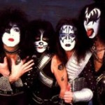 Would you Kiss and tell? Αφιέρωμα στα 35 χρόνια ενός κτήνους