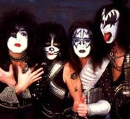 Would you Kiss and tell? Αφιέρωμα στα 35 χρόνια ενός κτήνους