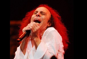 Ronnie James Dio live in Greece - Ένα μαγικό ταξίδι από το 1993 έως το 2009 