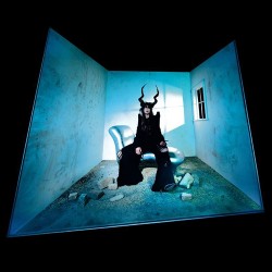 Circuit Des Yeux Halo On The Inside