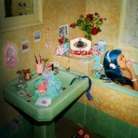 Εcca Vandal - LOOKING FOR PEOPLE TO UNFOLLOW