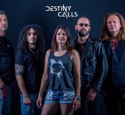 Destiny Calls: «Η 80s αισθητική είναι κάτι που κουβαλάμε φυσικά» 