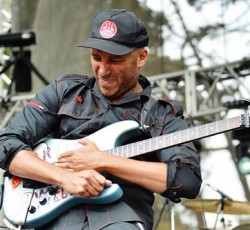 «10»: Οι καλύτερες στιγμές του Tom Morello 