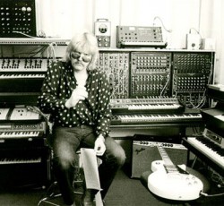 «10»: Ο Edgar Froese στα '70s, με ή δίχως τους Tangerine Dream 