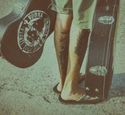 Μια μέρα στο δρόμο με τους Vodka Juniors και τους Despite Everything 