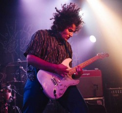 «10»: Τα συγκροτήματα που επηρέασαν τους Bazooka 