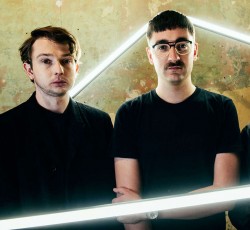 «10»: Οι ιστορίες των Alt-J