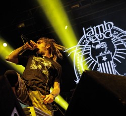 «10+1»: Σύγχρονοι moshing ύμνοι