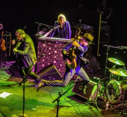 «10»: Φορές που διασκευάστηκαν οι Waterboys 