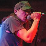 Ένας μεγάλος rock star στο σώμα του πιο low profile ανθρώπου στον πλανήτη