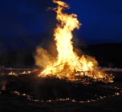 To Enter Pagan #5: Η μάγισσα, η φλόγα, η σφυρηλατημένη καρδιά 