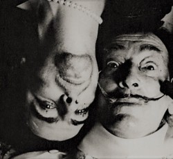 «10»: O Alice Cooper, οι φίλοι του και οι τρελές τους ιστορίες 