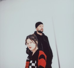 «10»: Τραγούδια προθέρμανσης για τη ζωντανή εμφάνιση των HVOB στην Αθήνα 