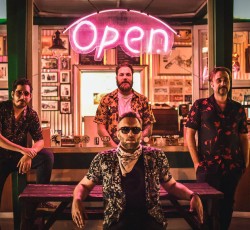 «10»: Τα άλμπουμ που καθόρισαν το "Armadillos & Giant Burritos" των Lucky Shots 