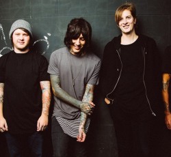«10»: Τα πάντα μπορούν να γίνουν καλύτερα με Bring Me The Horizon