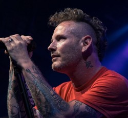 «10»: Ξεχωριστά τραγούδια με τη συμμετοχή του Corey Τaylor