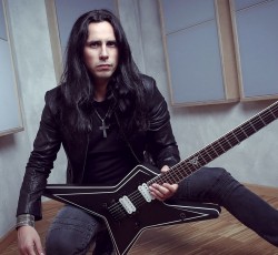 «10»: Κιθαριστικά άλμπουμ που επηρέασαν τον Gus G 