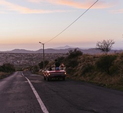 Μια 60άρα κασέτα γεμάτη καλοκαιρινές χιτάρες