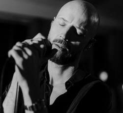 «10»: τραγούδια του Sivert Høyem που θέλουμε να ακούσουμε ζωντανά