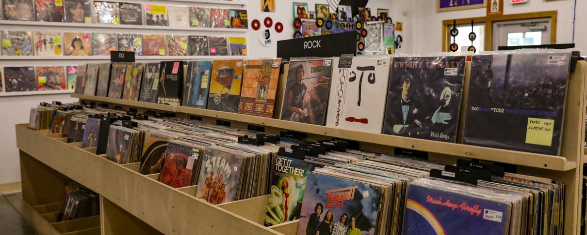 Το Rocking επιλέγει τις «υπόγειες» κυκλοφορίες του 2025