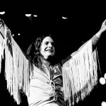 Αυτός γέννησε το σκοτάδι, στο απόγειο της τρέλας του