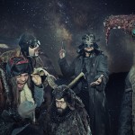 Ο μόνος τρόπος να μη χαθείς μέσα στο χάος είναι με οδηγό παράφρονα