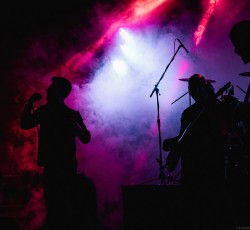 «10»: Αγαπημένοι δίσκοι των Shattered Hope 