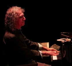 «10»: Τα άλμπουμ που επηρέασαν τον Σταύρο Λάντσια περισσότερο από καθετί 