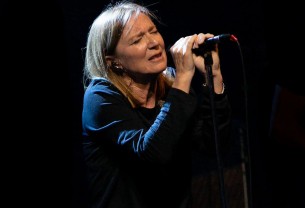 «10»: Μαγνητοσκοπήσεις όπου η Beth Gibbons μας θάμπωσε παρακολουθώντας την να ερμηνεύει