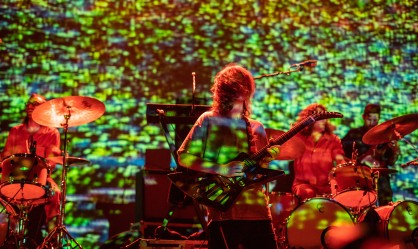 «10»: Εξαιρετικά microtonal rock άλμπουμ