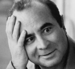 «7»: Bob Hoskins