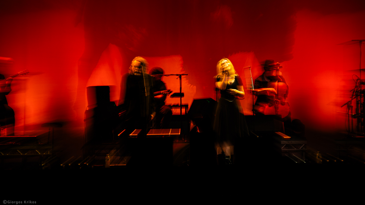Robert Plant w/ Suzi Dian & Saving Grace