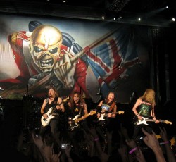 Iron Maiden, Lauren Harris στο Κλειστό Γήπεδο Μπάσκετ Ελληνικού, 11/03/07 