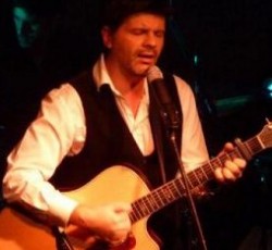 Φοίβος Δεληβοριάς @ Μετρό, 18/02/11 