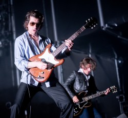 Release Athens (Arctic Monkeys, The Hives, Willie J Healey, The Vaxtones) @ Πλατεία Νερού, 19/07/23