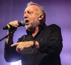 Death Disco Athens Festival Day 1: Peter Hook & The Light, Anja Huwe & Xmal Deutschland, Buzz Kull κ.ά. @ Τεχνόπολη, 20/09/25
