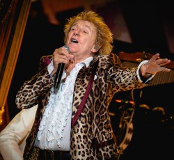 Rod Stewart, Angelika Dusk @ Telekom Center Athens, 13/12/25 