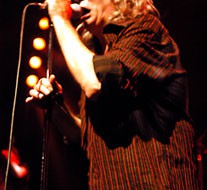 Live: Γιάννης Αγγελάκας και οι Επισκέπτες στο Gagarin 205 