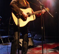 Γιάννης Αγγελάκας και οι Επισκέπτες live στο Gagarin 205 