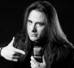 «A Buyer's Guide»: Andre Matos