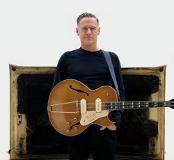 «A Buyer's Guide»: Bryan Adams