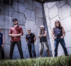 Συνέντευξη Flying Colors (Casey McPherson) 