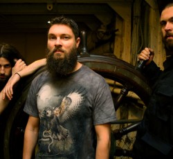 QUOR: «Να ξεθάβεις και να κρεμάς πτώματα σαν κοινό σου είναι ωραία σκηνή» 