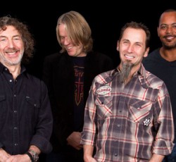 Συνέντευξη Simon Phillips 