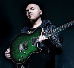 Dean Wells (Teramaze): «Tο "Her Halo" γράφτηκε μέσω του Facebook Chat» 