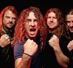 Airbourne: «Προτιμούμε να περιοδεύουμε από το να καθόμαστε σπίτι»