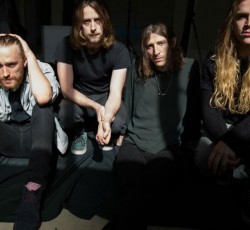 Demob Happy: «Η νέα επανάσταση δεν θα συμβεί ταΐζοντας τον κόσμο "σκατά" pop» 