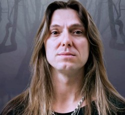 Edu Falaschi: «Σε πολλές χώρες οι εγχώριες μπάντες δεν έχουν καμιά ευκαιρία»
