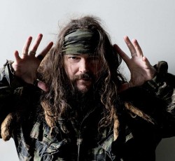 Max Cavalera: «Δεν παίζουμε το "Roots" για τα λεφτά, αλλά λόγω ζήτησης»